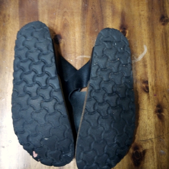 Sandals - Picture 1 of 2